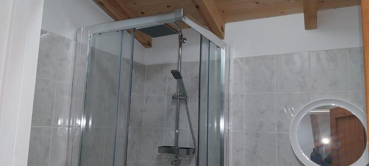 Lovely Studio In Strinilas With Its Own Pool 外观 照片